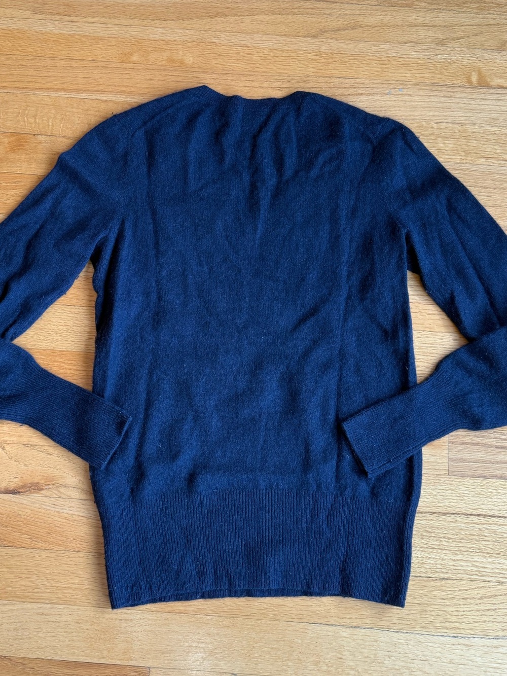 Halogen Cashmere V-Neck Sweater - Picture 5 of 5